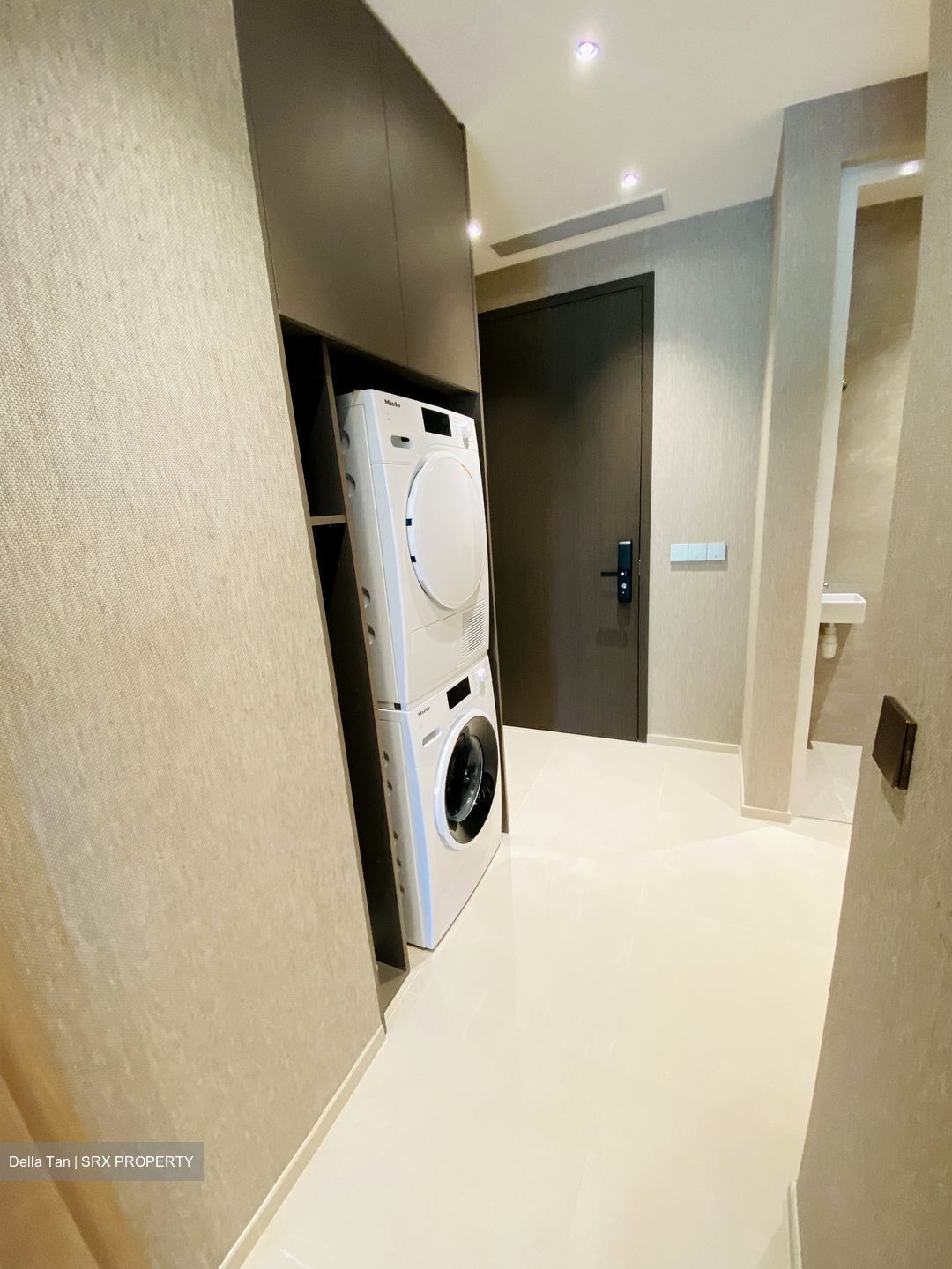Beach Road (D7), Apartment #599181371